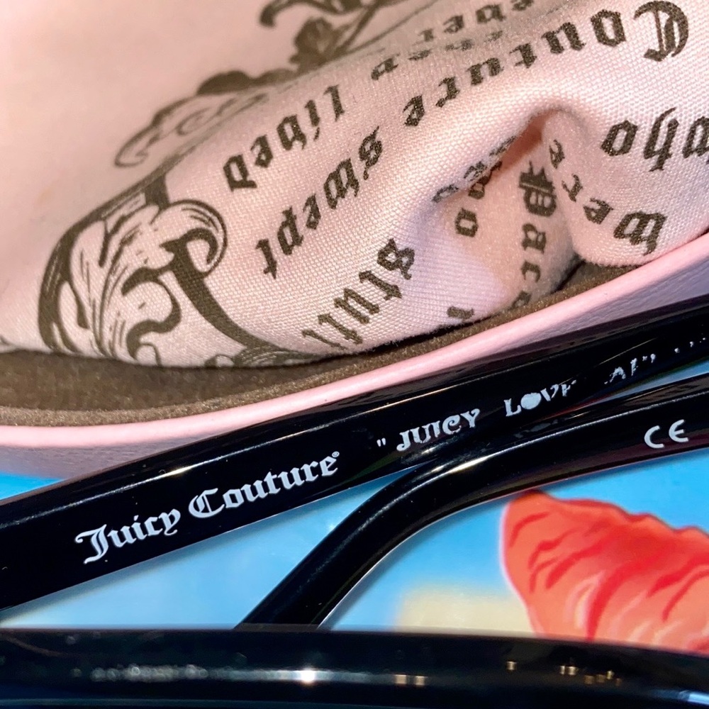 ๐ Juicy Couture Sunglasses W/ Four Leaf Clover! - Picture 12 of 14